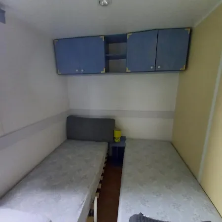 Mobilhome 8 Couchages Jacuzzi Privatif Kamp alanı