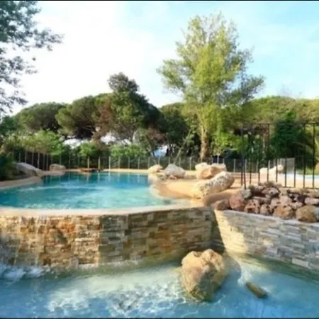 Mobilhome 8 Couchages Jacuzzi Privatif Campsite *
